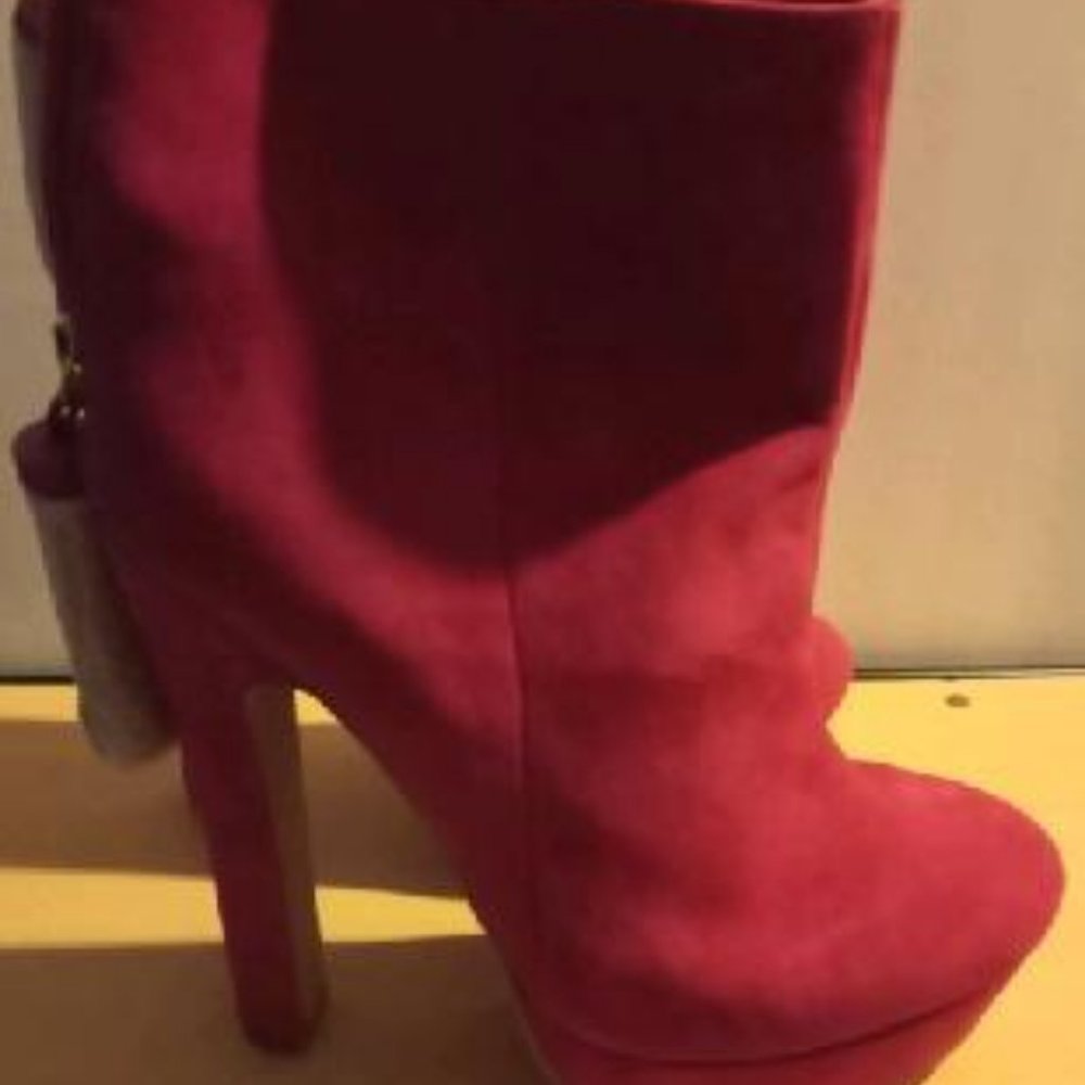 Shoes - Picture 5 of 5